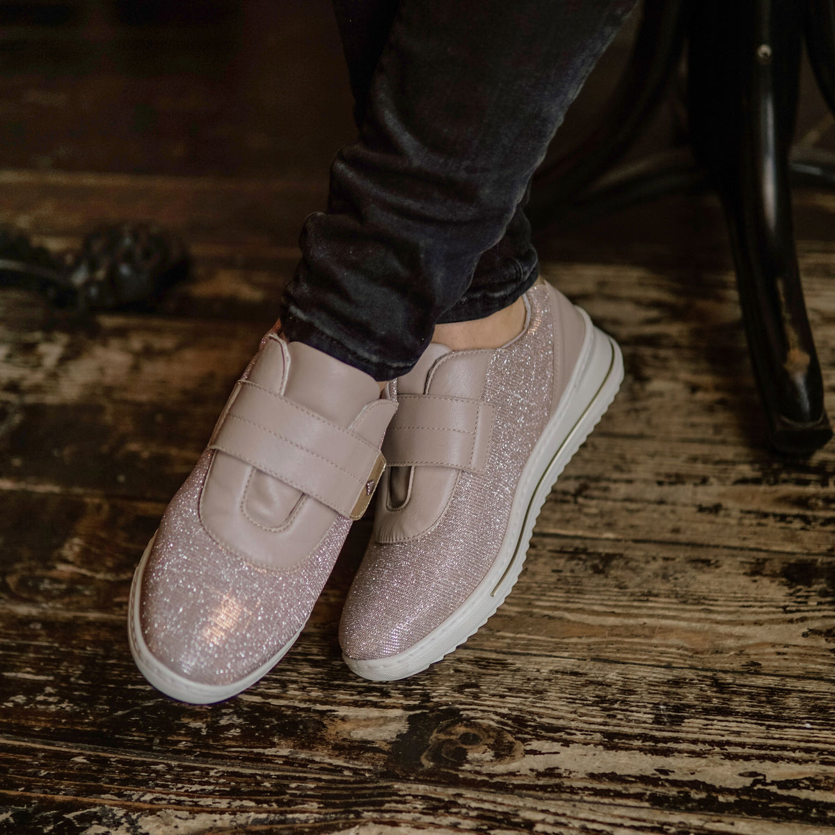 Damsneakers i läder Ingrid beige