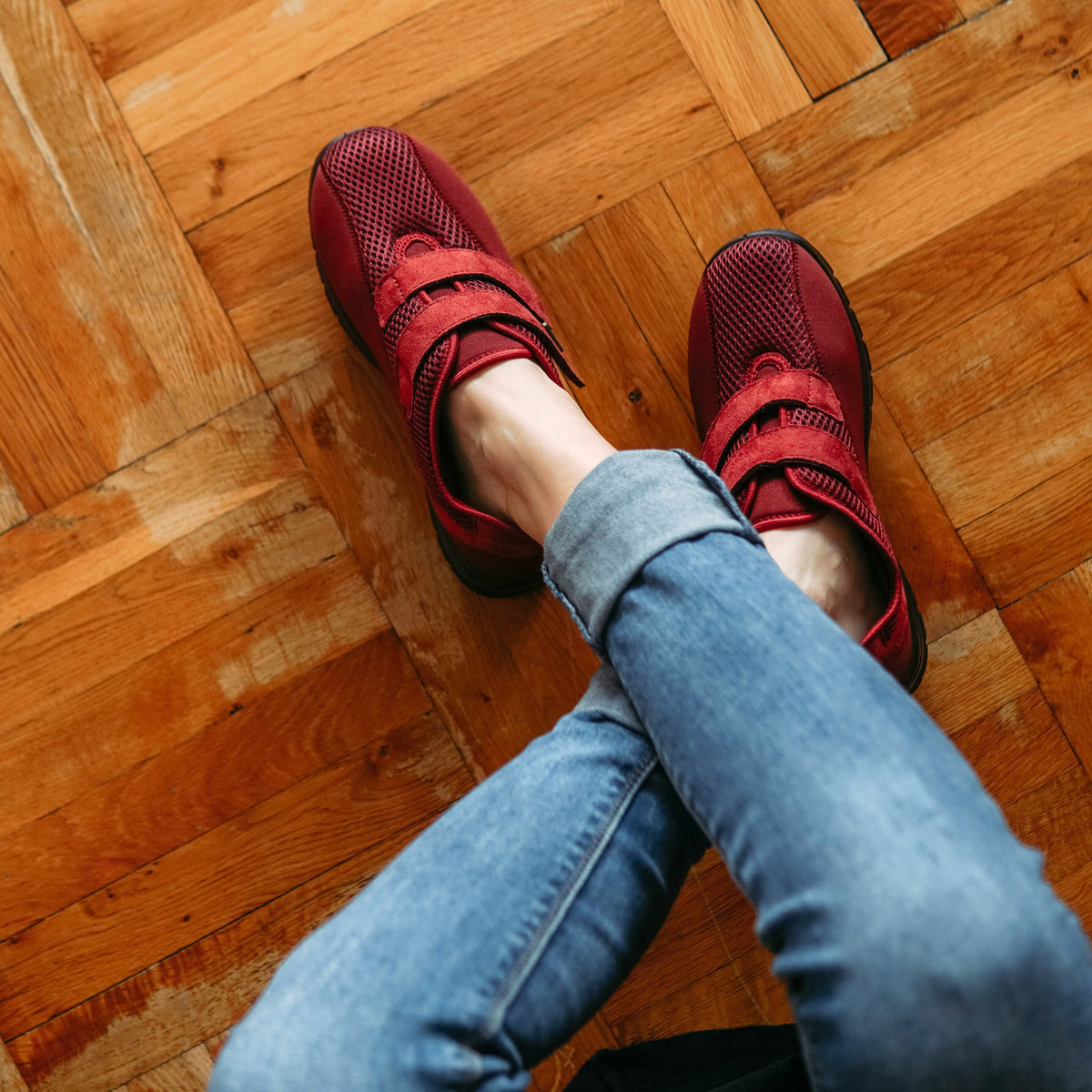 Andningsaktiva gelsneakers för dam med kardborreband röd
