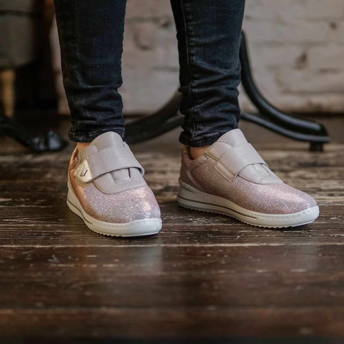 Damsneakers i läder Ingrid beige