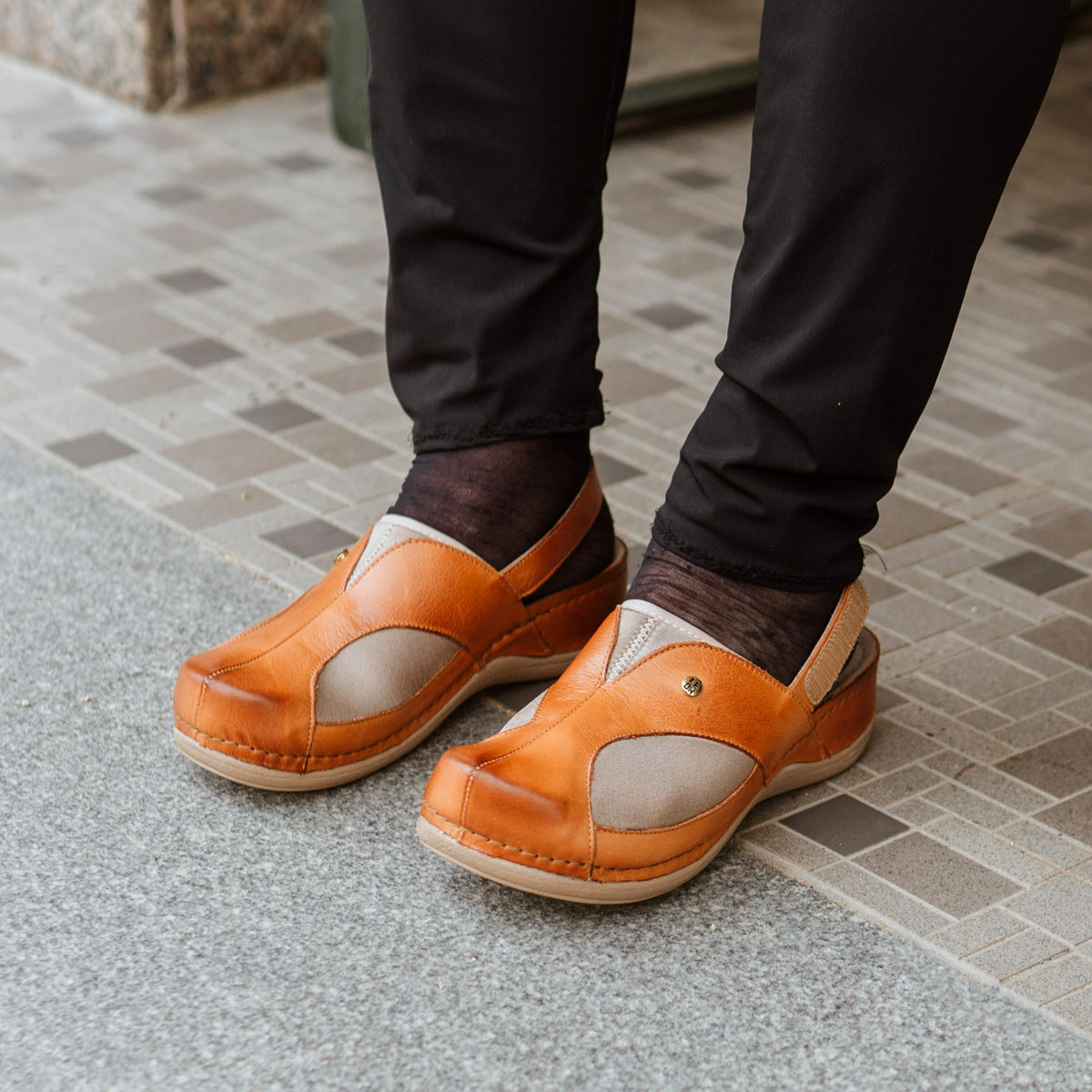 Damsandaler i läder för hallux Livie brun