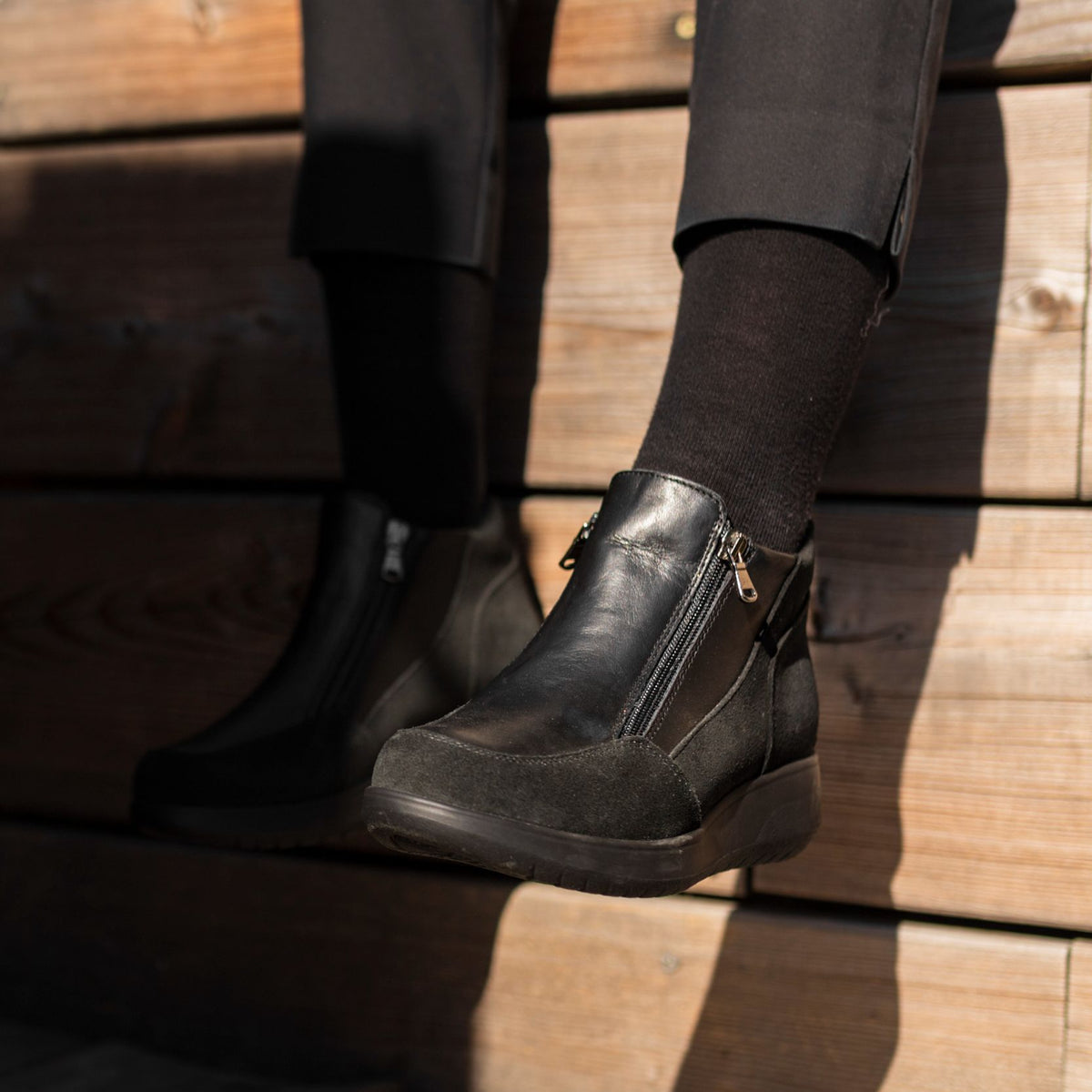 Damankelboots i läder med dragkedja Marika svart