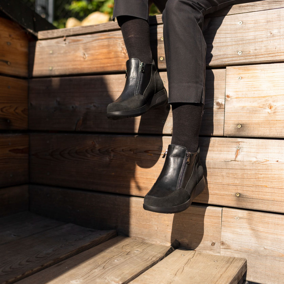 Damankelboots i läder med dragkedja Marika svart
