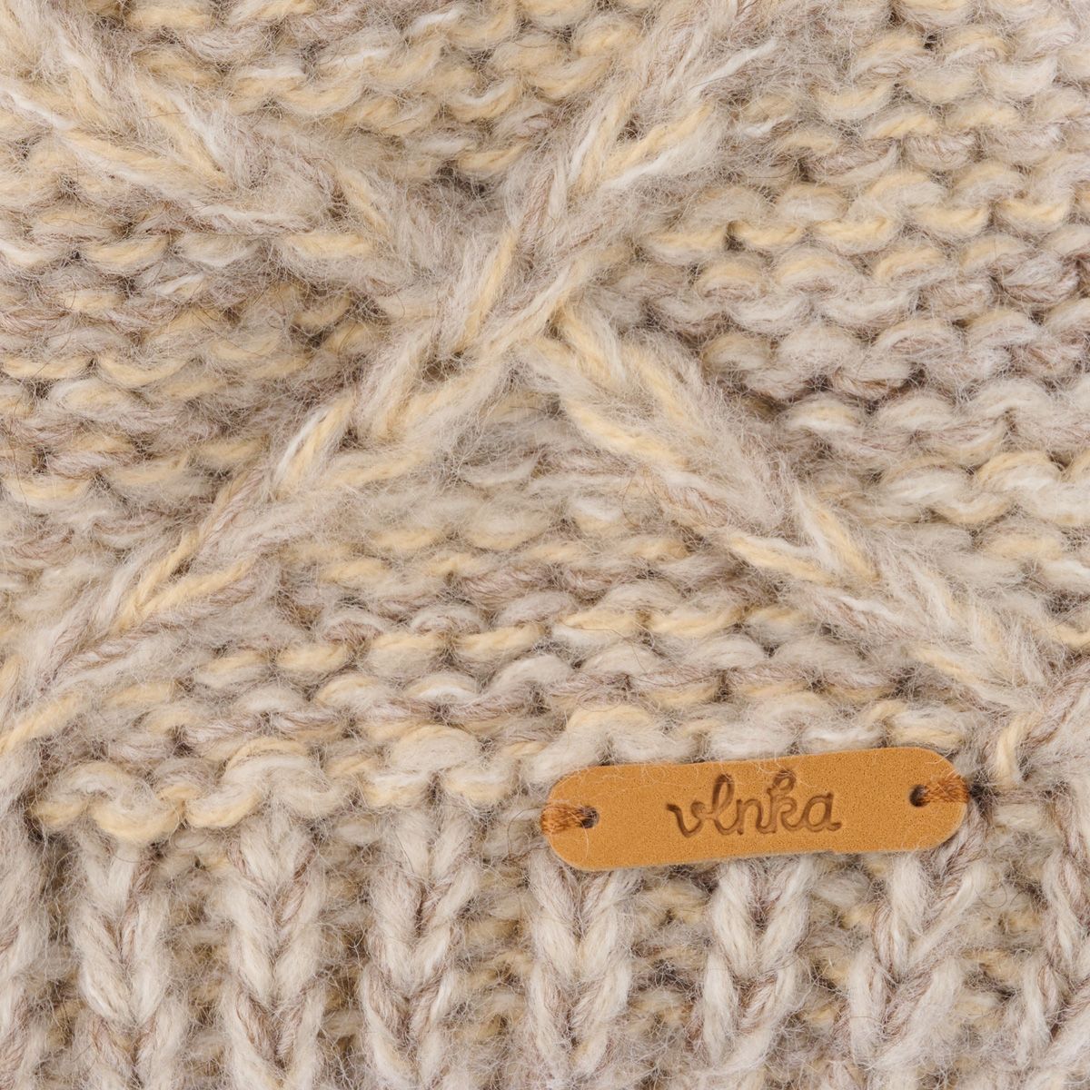 Mössa med fårull Woolee V09 beige