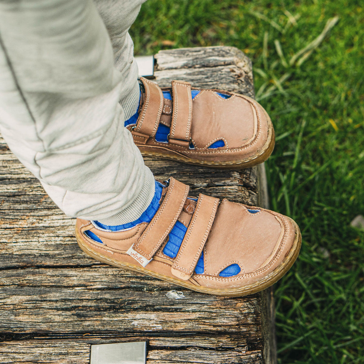 Barfota läder barnsneakers med kardborreband Oly brun