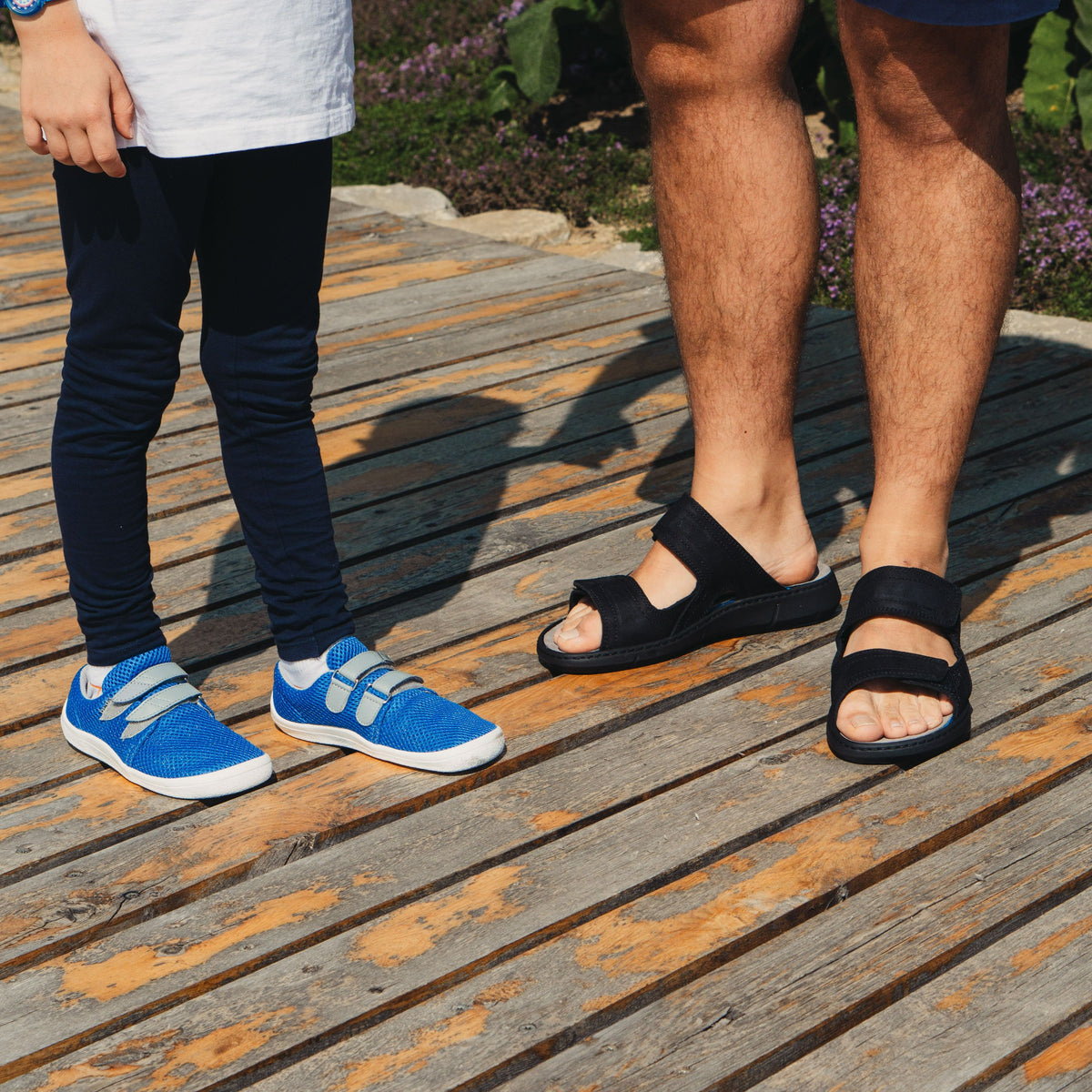 Barefoot andningsbara barnsneakers med kardborreband Beda blå