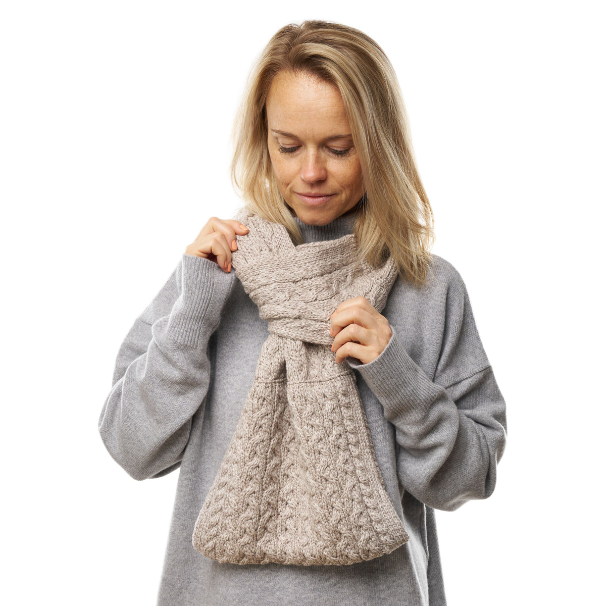 Ull-loop-halsduk med handficka Supersoft merinoull beige