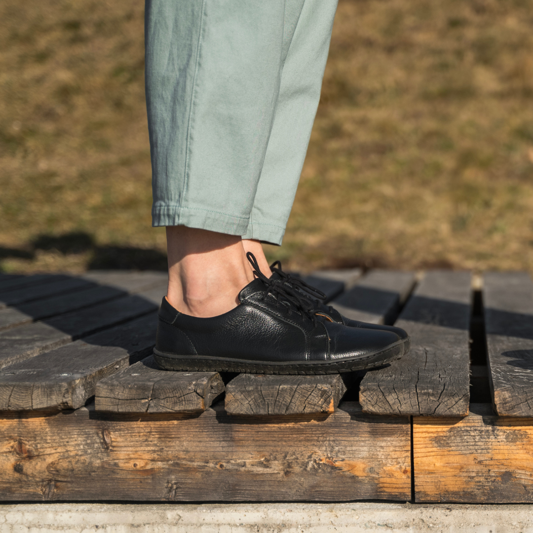 Barefoot lädersneakers Mira svart