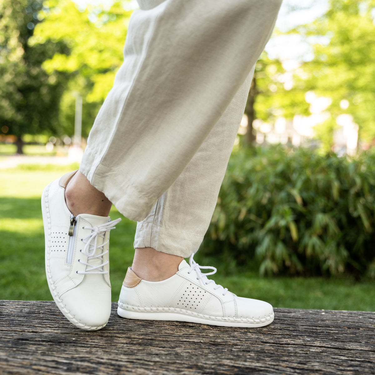 Damlädersneakers Tabita vit