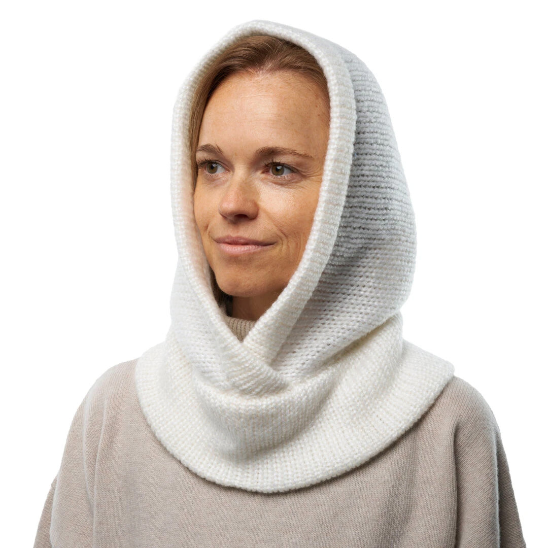 Stickad huva med merinoull Skandor vit