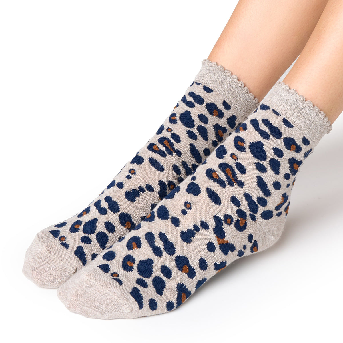 Damstrumpor av viskos leopard beige