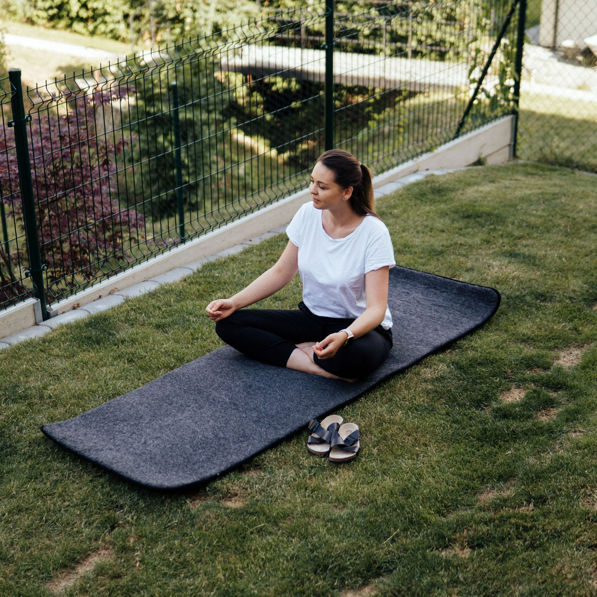 Yogamatta av merinoull svart