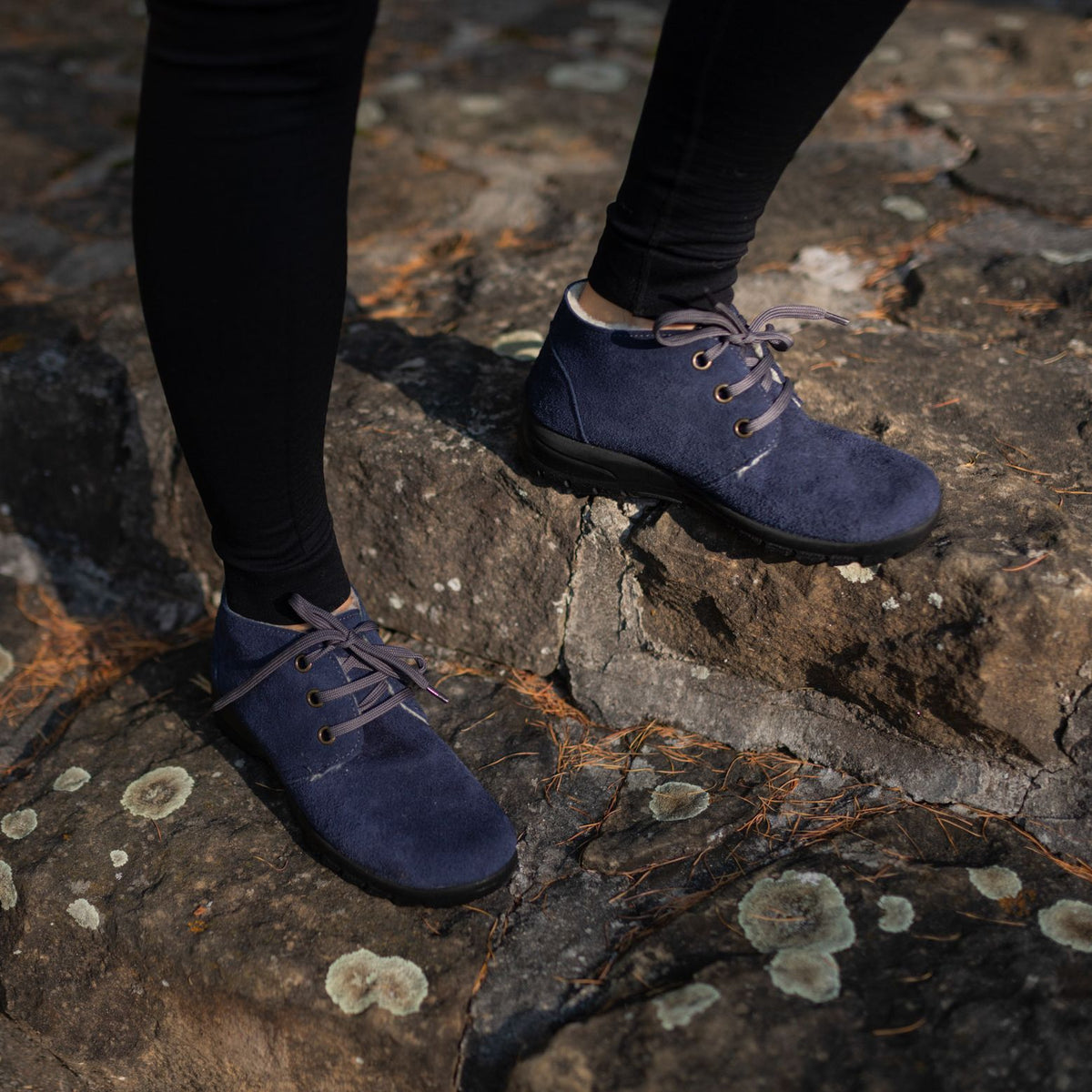 Damankelboots i läder med fårull Berta blå