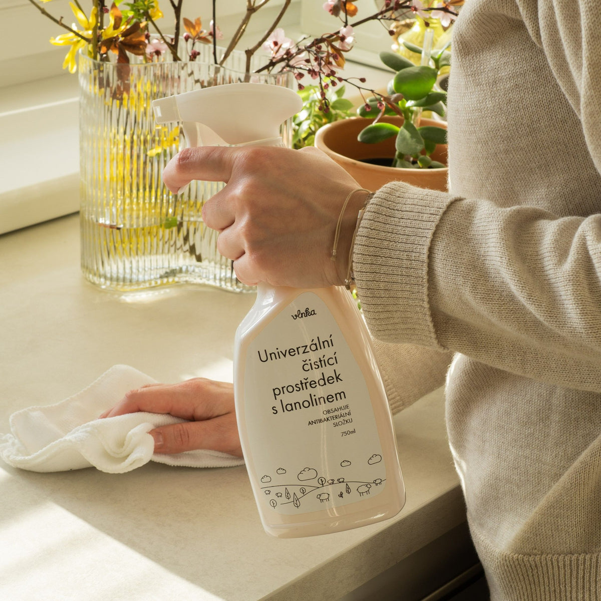 Universellt rengöringsmedel med lanolin 750 ml