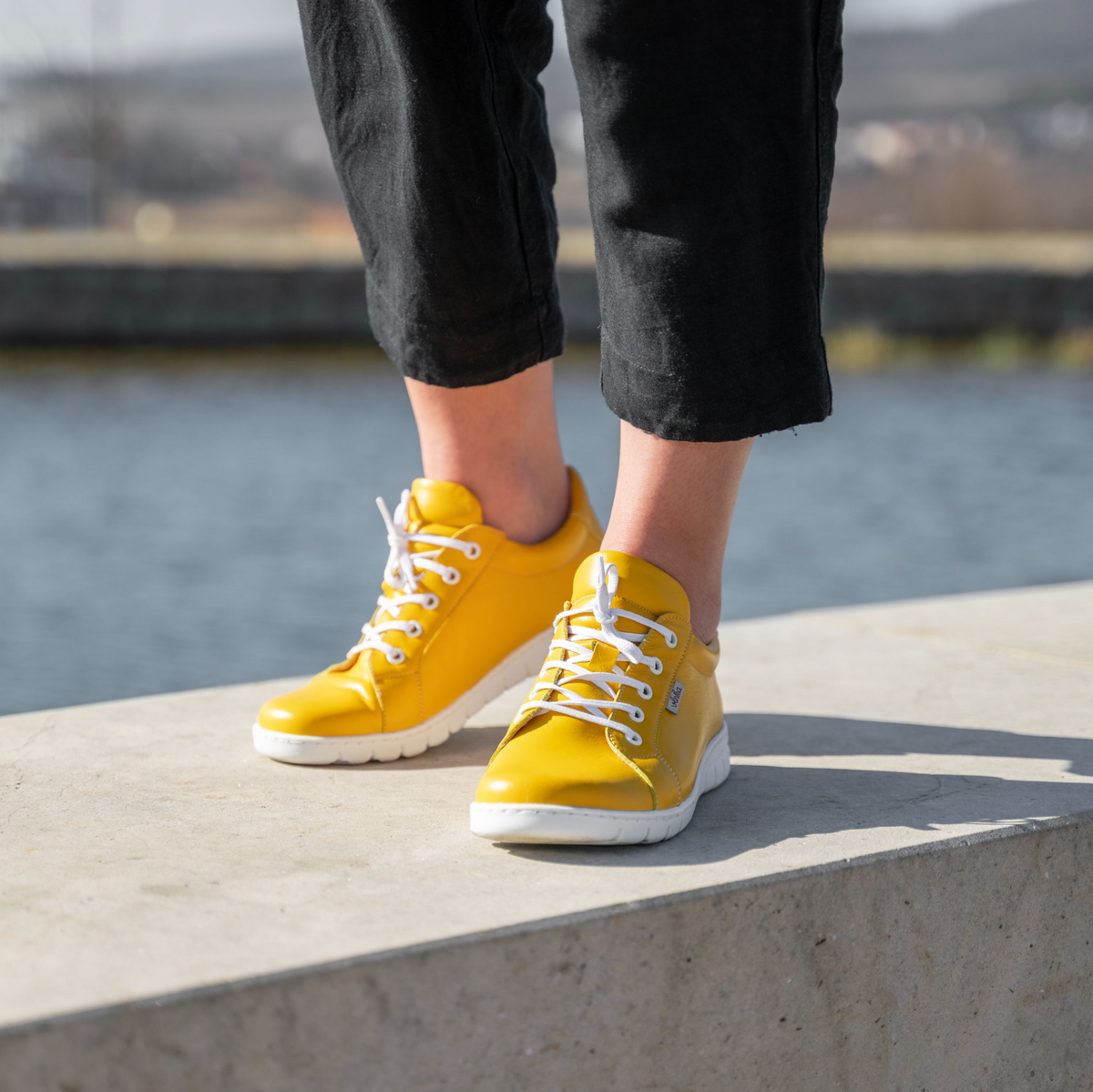 Damlädersneakers Nina gul