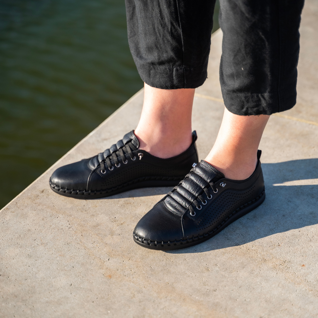 Damlädersneakers med resår Radana svart